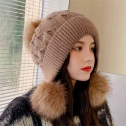 Juwas Knit Hat With Fur Pom Pom