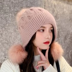 Juwas Knit Hat With Fur Pom Pom