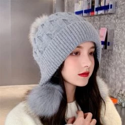 Juwas Knit Hat With Fur Pom Pom