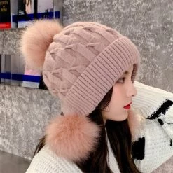 Juwas Knit Hat With Fur Pom Pom