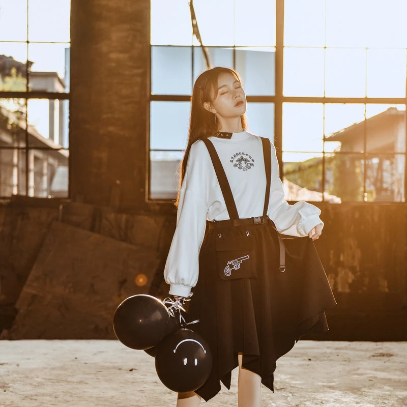 -Juwas Cool Gangster Girl Black Skirt And White Top 5 -Juwas Cool Gangster Girl Black Skirt And White Top