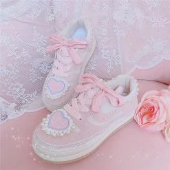 Juwas NEW ARRIVAL Love Heart Embroidery Round Toe Sneaker