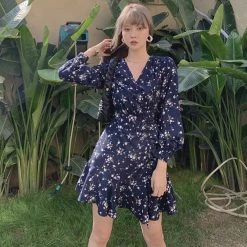 Juwas CLOTHING Vintage Floral V-Neck Short Dress