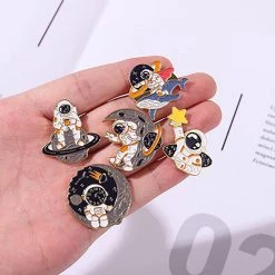 Juwas NEW ARRIVAL Astronaut Inspired Pin