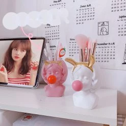 Juwas NEW ARRIVAL Classy Bubble Gum Girl Makeup/Pen Holder