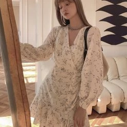 Juwas CLOTHING Vintage Floral V-Neck Short Dress