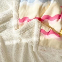 Juwas HOME&LIFESTYLE Rainbow Curls Plush Velvet Blanket