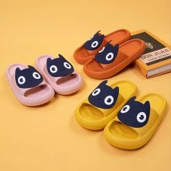 Juwas Back Cat Fact Slippers
