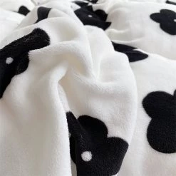 Juwas Black Flower Printed Beddings Set