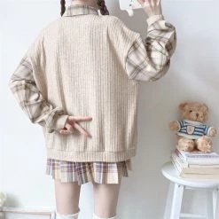 Juwas NEW ARRIVAL Bear Embroidery Fake Two Piece Knitted Sweater