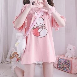 Juwas Kawaii Bunny Loves Strawberry Pink T-shirt CLOTHING