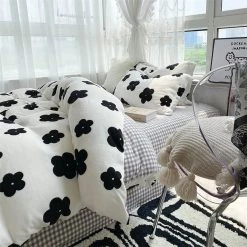 Juwas Black Flower Printed Beddings Set