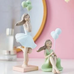 Juwas Lovely Girls Hold Balloon Ornaments