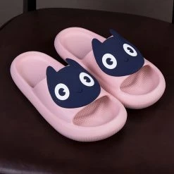 Juwas Back Cat Fact Slippers