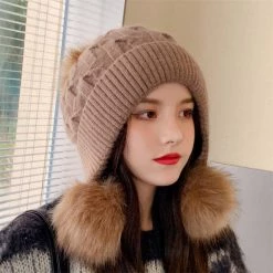 Juwas Knit Hat With Fur Pom Pom