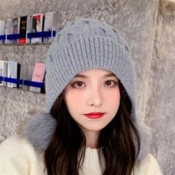Juwas Knit Hat With Fur Pom Pom